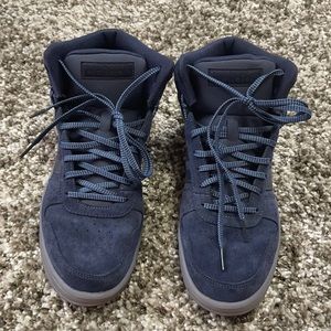Men’s size US 10 Navy Adidas Hoops 2.0 Mid